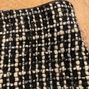 Skirts - Like new pencil skirt Skirts - Like new pencil skirt